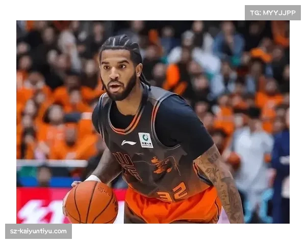 山东内线支柱克里斯手指骨裂 预计将缺席三到四周常规赛